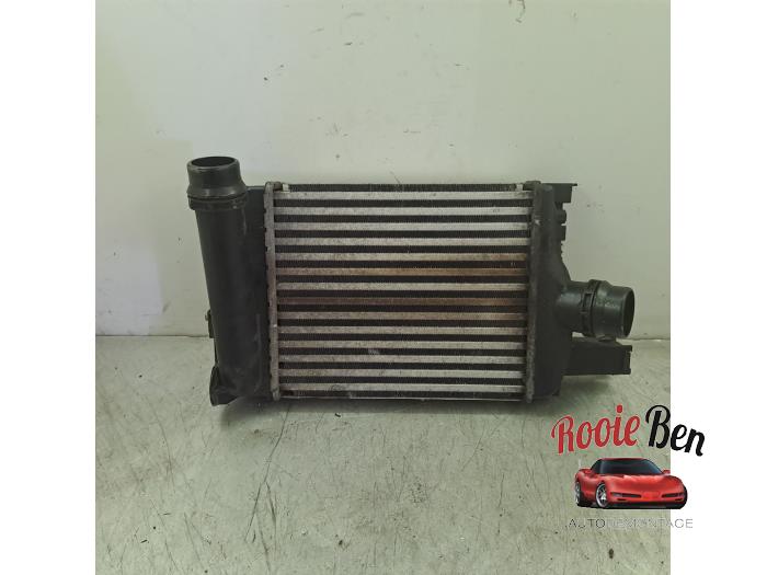 Gebruikte Intercooler Renault Captur I (2R) 0.9 Energy TCE 12V Prijs € 50,00 Margeregeling aangeboden door Rooie Ben autodemontage
