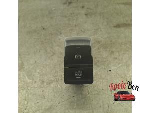 Gebruikte Handrem schakelaar Volkswagen Golf VII Variant (AUVV) 1.2 TSI 16V BlueMOTION Prijs op aanvraag aangeboden door Rooie Ben autodemontage