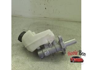 Gebruikte Hoofdremcilinder Ford Focus 4 Wagon 1.0 Ti-VCT EcoBoost 12V 125 Prijs op aanvraag aangeboden door Rooie Ben autodemontage