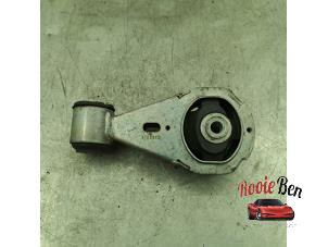 Gebruikte Motorsteun Renault Megane III Grandtour (KZ) 2.0 16V TCe 180 Prijs € 25,00 Margeregeling aangeboden door Rooie Ben autodemontage