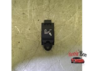 Gebruikte Stoelverstellings Schakelaar Landrover Discovery Sport (LC) 2.0 TD4 150 16V Prijs op aanvraag aangeboden door Rooie Ben autodemontage