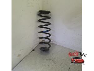 Gebruikte Schroefveer achter Volkswagen Tiguan (5N1/2) 1.4 TSI 16V 4Motion Prijs € 20,00 Margeregeling aangeboden door Rooie Ben autodemontage