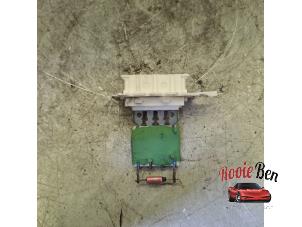 Gebruikte Kachel Weerstand Volkswagen Polo VI (AW1) 1.0 MPI 12V Prijs € 20,00 Margeregeling aangeboden door Rooie Ben autodemontage