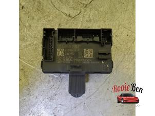 Gebruikte Deur module Seat Leon (KLB) 1.0 TSI 12V Prijs € 50,00 Margeregeling aangeboden door Rooie Ben autodemontage