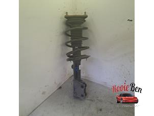 Gebruikte Mac Phersonpoot links-voor Kia Cee'd (JDB5) 1.6 GDI 16V Prijs € 55,00 Margeregeling aangeboden door Rooie Ben autodemontage