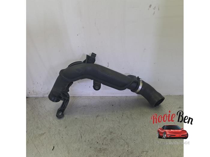 Gebruikte Intercooler Buis Volkswagen Caddy III (2KA,2KH,2CA,2CH) 1.6 TDI 16V Prijs € 25,00 Margeregeling aangeboden door Rooie Ben autodemontage