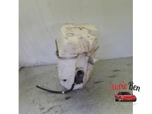 Gebruikte Ruitensproeiertank voor Volvo V70 (BW) 1.6 T4 16V Prijs op aanvraag aangeboden door Rooie Ben autodemontage