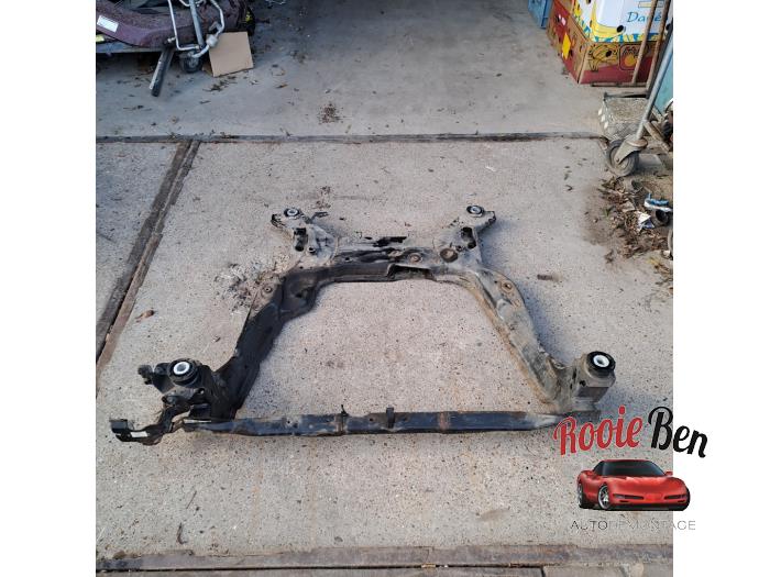 Subframe van een Volvo V70 (BW) 1.6 T4 16V 2013