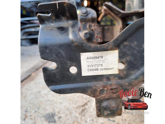 Subframe van een Volvo V70 (BW) 1.6 T4 16V 2013