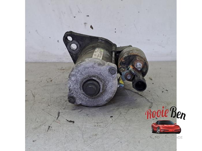 Startmotor van een Volkswagen Polo V (6R) 1.2 TDI 12V BlueMotion 2011