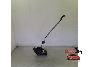 Gebruikte Slotmechaniek Portier 4Deurs rechts-voor Volvo V70 (BW) 1.6 T4 16V Prijs € 15,00 Margeregeling aangeboden door Rooie Ben autodemontage