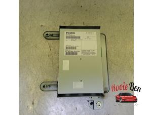 Gebruikte Radio versterker Volvo V70 (BW) 1.6 T4 16V Prijs € 50,00 Margeregeling aangeboden door Rooie Ben autodemontage