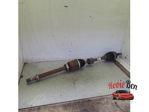 Gebruikte Cardanas rechts-voor (VWA) Dacia Duster (HS) 1.6 16V LPG Prijs op aanvraag aangeboden door Rooie Ben autodemontage