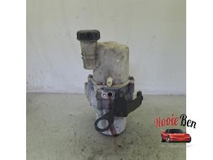 Gebruikte Pomp Servo Dacia Duster (HS) 1.6 16V LPG Prijs op aanvraag aangeboden door Rooie Ben autodemontage