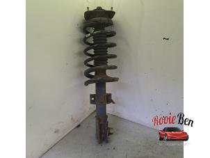 Gebruikte Voorpoot links Volvo XC90 I 2.4 D5 20V Prijs op aanvraag aangeboden door Rooie Ben autodemontage