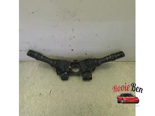 Gebruikte Licht + Raw Schakelaar Toyota Auris (E15) 1.8 16V HSD Full Hybrid Prijs op aanvraag aangeboden door Rooie Ben autodemontage