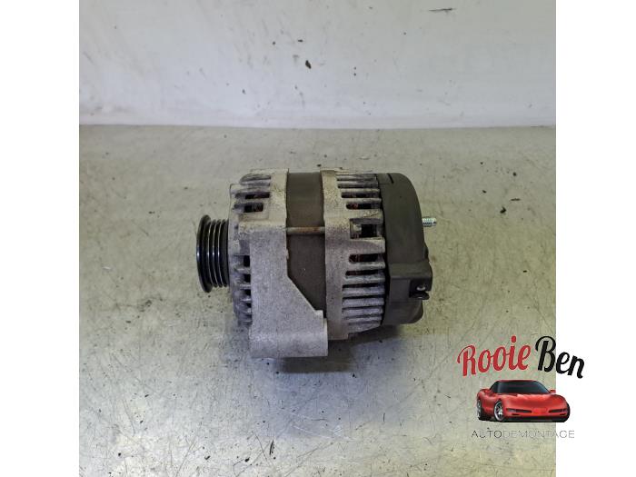 Dynamo van een Chevrolet Spark (M300) 1.0 16V Bifuel 2011