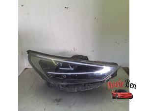 Gebruikte Koplamp rechts Hyundai i30 Wagon (PDEF5) 1.5 T-GDI 16V Hybrid 48V Prijs op aanvraag aangeboden door Rooie Ben autodemontage