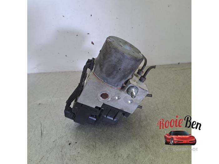 Gebruikte ABS Pomp Kia Sorento I (JC) 3.5 V6 24V Prijs € 50,00 Margeregeling aangeboden door Rooie Ben autodemontage