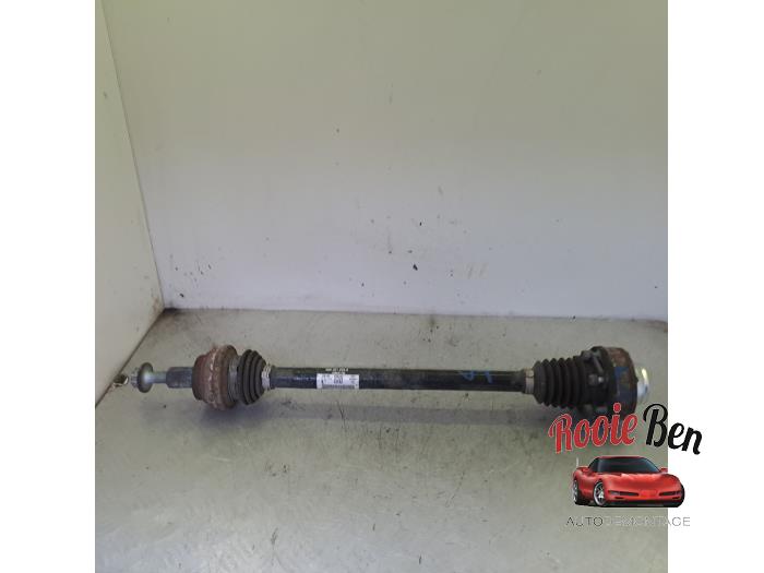 Gebruikte Aandrijfas links-achter Volkswagen Golf VII (AUA) 2.0 R 4Motion 16V Prijs € 75,00 Margeregeling aangeboden door Rooie Ben autodemontage