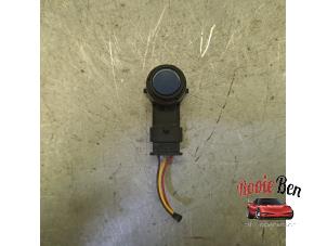 Gebruikte Sensor PDC Volkswagen Golf VII (AUA) 2.0 R 4Motion 16V Prijs € 25,00 Margeregeling aangeboden door Rooie Ben autodemontage