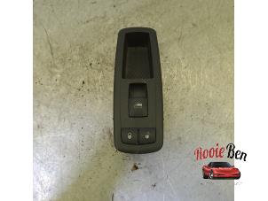 Gebruikte Raam schakelaar elektrisch Dodge Nitro 3.7 STX V6 4x4 Autom. Prijs € 15,00 Margeregeling aangeboden door Rooie Ben autodemontage