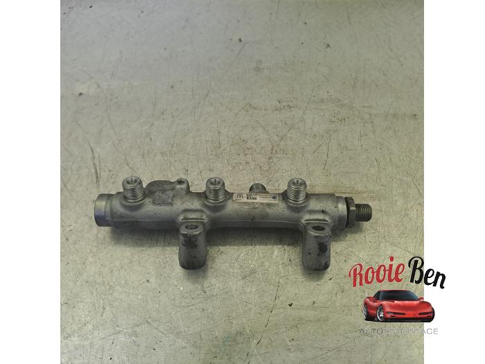 Gebruikte Injector brug Audi A8 (D4) 3.0 TDI V6 24V Quattro Prijs € 25,00 Margeregeling aangeboden door Rooie Ben autodemontage