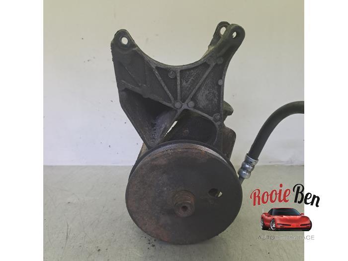 Pomp Servo van een Chevrolet K-Serie 4x4 5.7 V8 TBI K107 1995