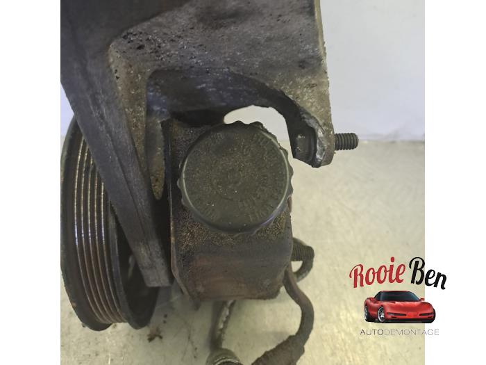Pomp Servo van een Chevrolet K-Serie 4x4 5.7 V8 TBI K107 1995