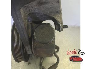 Pomp Servo van een Chevrolet K-Serie 4x4 5.7 V8 TBI K107 1995