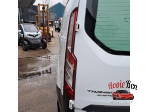 Gebruikte Achterlicht links Ford Transit Custom 2.2 TDCi 16V Prijs op aanvraag aangeboden door Rooie Ben autodemontage