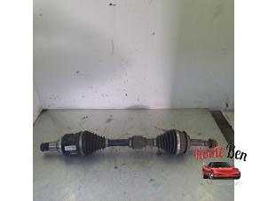 Gebruikte Aandrijfas links-voor Toyota Auris (E15) 1.8 16V HSD Full Hybrid Prijs € 35,00 Margeregeling aangeboden door Rooie Ben autodemontage