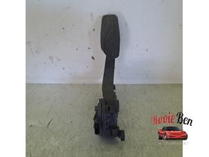 Gebruikte Gaspedaal Renault Arkana (RJLL) 1.6 E-Tech 145 16V Prijs € 15,00 Margeregeling aangeboden door Rooie Ben autodemontage