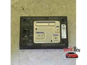 Gebruikte Draadloze oplader Renault Arkana (RJLL) 1.6 E-Tech 145 16V Prijs € 75,00 Margeregeling aangeboden door Rooie Ben autodemontage