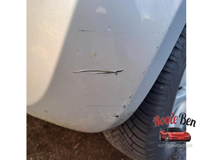 Achterbumper van een Opel Agila (B) 1.2 16V 2011