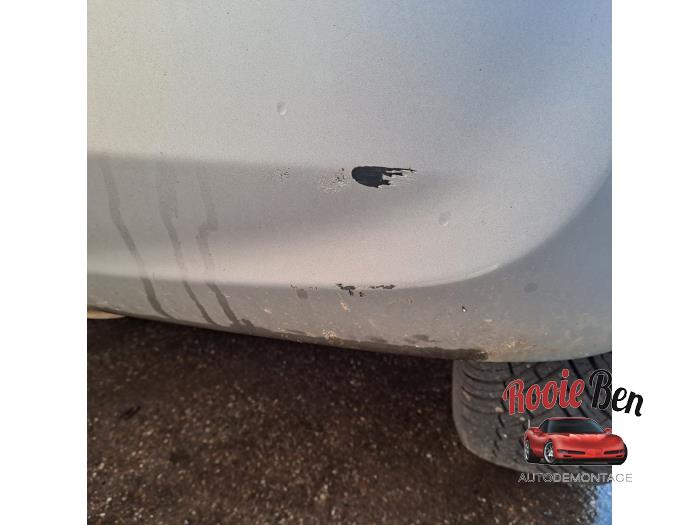 Achterbumper van een Opel Agila (B) 1.2 16V 2011