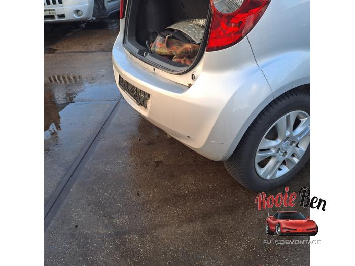Achterbumper van een Opel Agila (B) 1.2 16V 2011