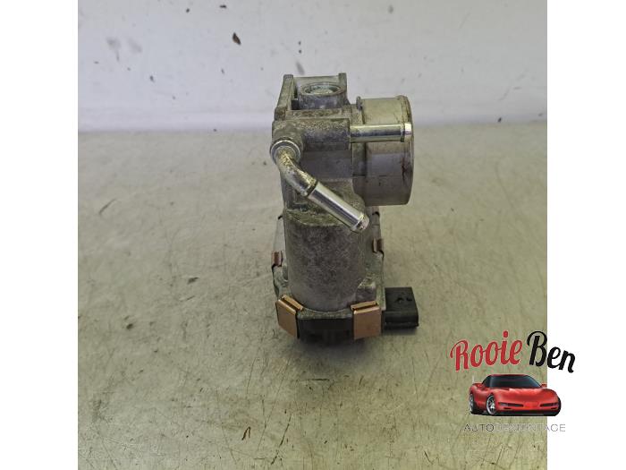 Gasklephuis van een Renault Arkana (RJLL) 1.6 E-Tech 145 16V 2024