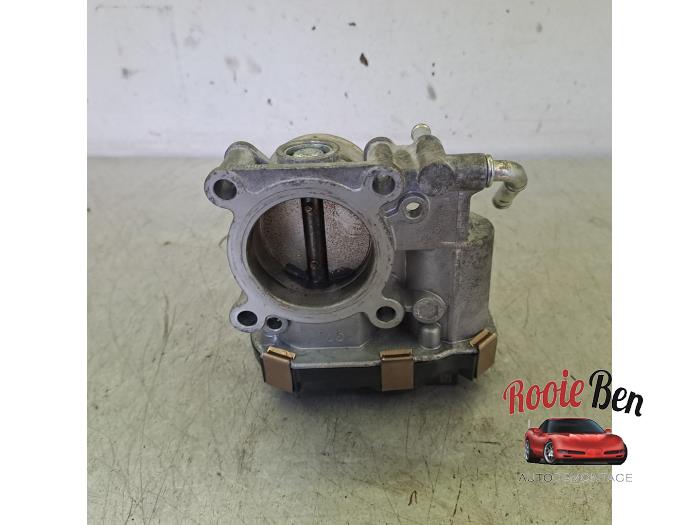 Gasklephuis van een Renault Arkana (RJLL) 1.6 E-Tech 145 16V 2024