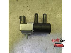 Gebruikte Vacuum Relais Renault Arkana (RJLL) 1.6 E-Tech 145 16V Prijs € 40,00 Margeregeling aangeboden door Rooie Ben autodemontage