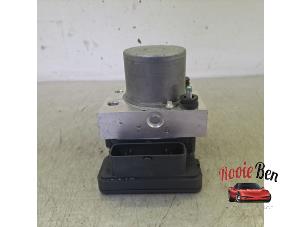 Gebruikte ABS Pomp Renault Arkana (RJLL) 1.6 E-Tech 145 16V Prijs € 300,00 Margeregeling aangeboden door Rooie Ben autodemontage