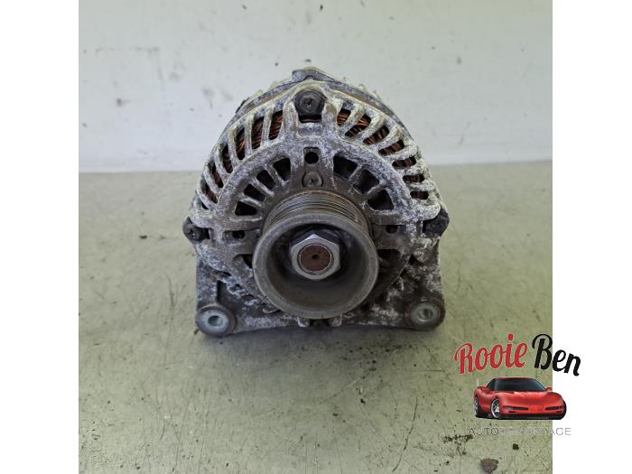 Gebruikte Dynamo Nissan Qashqai (J10) 1.6 16V Prijs € 30,00 Margeregeling aangeboden door Rooie Ben autodemontage