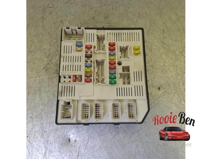 Gebruikte Bodycontrol Module Renault Laguna III Estate (KT) 2.0 Turbo 16V GT Prijs € 75,00 Margeregeling aangeboden door Rooie Ben autodemontage