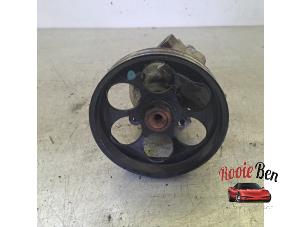 Pomp Servo van een Renault Laguna III Estate (KT) 2.0 Turbo 16V GT 2010