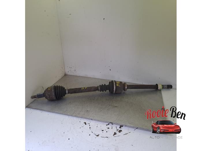 Gebruikte Aandrijfas rechts-voor Renault Laguna III Estate (KT) 2.0 Turbo 16V GT Prijs € 50,00 Margeregeling aangeboden door Rooie Ben autodemontage