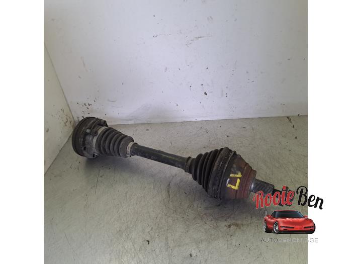 Gebruikte Aandrijfas links-voor Volkswagen Golf V (1K1) 2.0 GTI 16V FSI Turbo Prijs € 50,00 Margeregeling aangeboden door Rooie Ben autodemontage