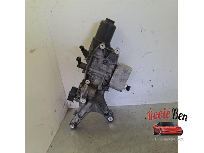 Gebruikte Oliefilterhuis Volkswagen Golf VII (AUA) 2.0 R 4Motion 16V Prijs € 100,00 Margeregeling aangeboden door Rooie Ben autodemontage