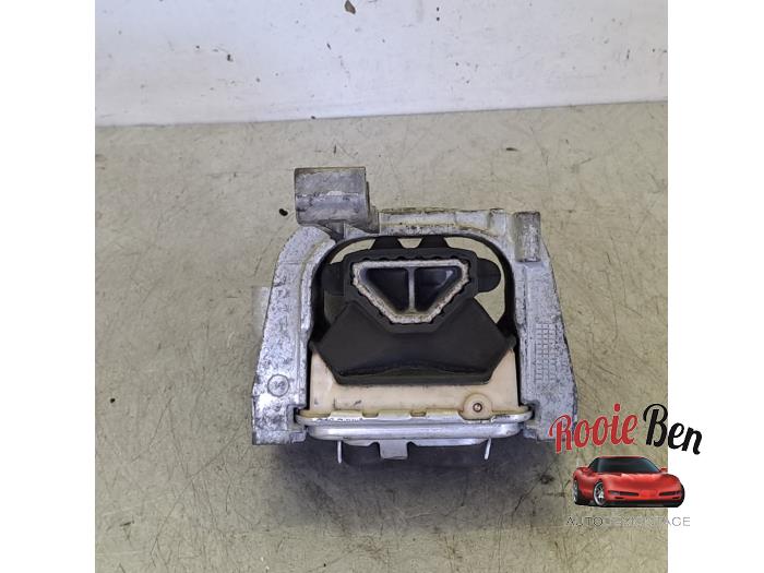 Gebruikte Motorsteun Volkswagen Golf VII (AUA) 2.0 R 4Motion 16V Prijs € 25,00 Margeregeling aangeboden door Rooie Ben autodemontage