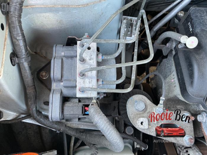 Gebruikte ABS Pomp Mitsubishi Space Star (A0) 1.2 12V Prijs € 100,00 Margeregeling aangeboden door Rooie Ben autodemontage