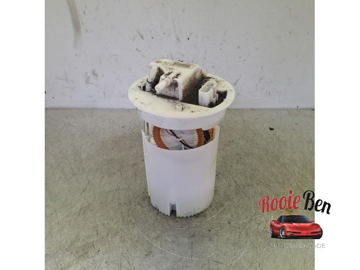 Gebruikte Tank element Pomp Ford Fiesta 7 1.0 EcoBoost 12V 100 Prijs € 50,00 Margeregeling aangeboden door Rooie Ben autodemontage